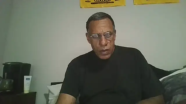 swimmer2496 online show from 7, 4, 2026