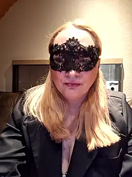 Snapshot of MaskedQueen77 chatting on 18, 1, 2026 MaskedQueen77 online show from 18, 1, 2026