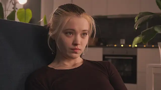 Snapshot of EleniRoeber chatting on 15, 2, 2026 EleniRoeber online show from 15, 2, 2026