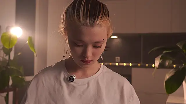 Snapshot of EleniRoeber chatting on 19, 2, 2026 EleniRoeber online show from 19, 2, 2026