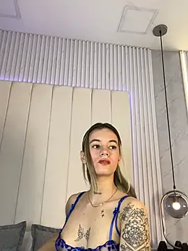 JuliaColemann online show from 18, 3, 2026