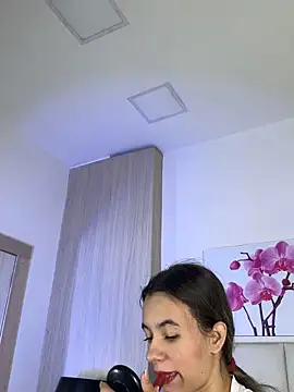 Snapshot of JuliaColemann chatting on 11, 6, 2026 JuliaColemann online show from 11, 6, 2026