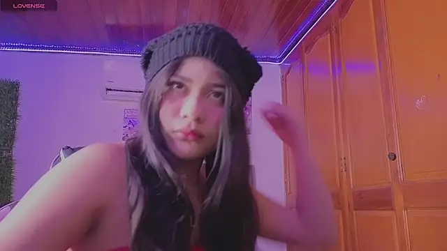 Snapshot of BadKittyy chatting on 17, 6, 2026 BadKittyy online show from 17, 6, 2026