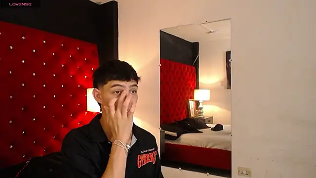 Logan Woods online show from 18, 1, 2026