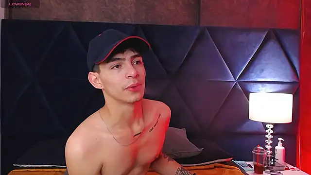 Logan Woods online show from 6, 3, 2026