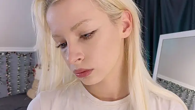 Snapshot of Naomi_Demio chatting on 9, 7, 2026 Naomi Demio online show from 9, 7, 2026
