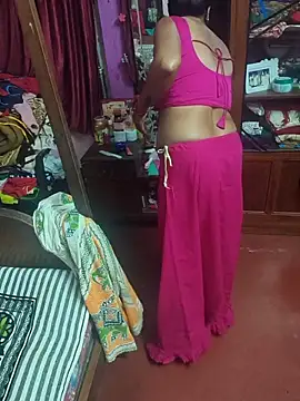 Snapshot of Little-Roshni chatting on 1, 2, 2026 Little-Roshni online show from 1, 2, 2026