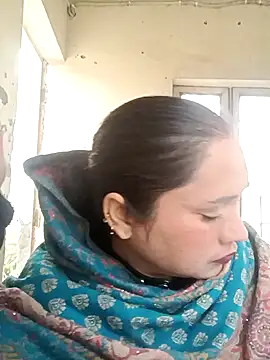 Snapshot of Cute-karisma1234 chatting on 1, 2, 2026 Cute-karisma1234 online show from 1, 2, 2026