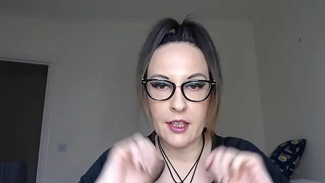 PsychicDominatrix online show from 1, 2, 2026