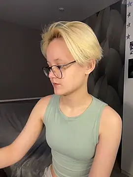 LuunaDorean online show from 19, 2, 2026