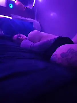 LyricRose85 online show from 28, 4, 2026