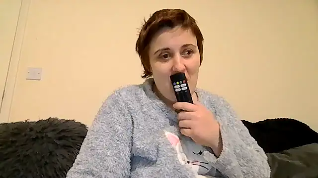 Snapshot of Tiara_XOX chatting on 1, 2, 2026 Tiara XOX online show from 1, 2, 2026