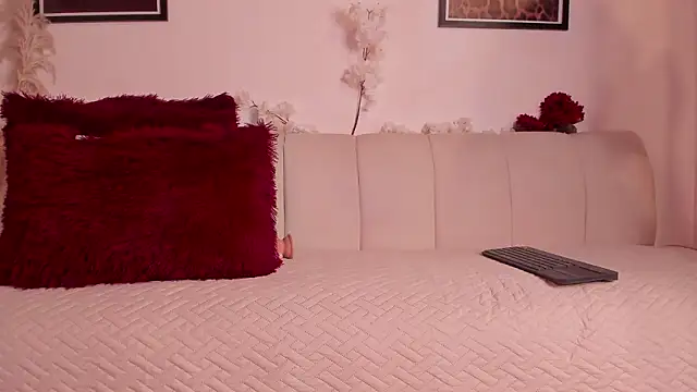 Naomi bennet online show from 18, 2, 2026