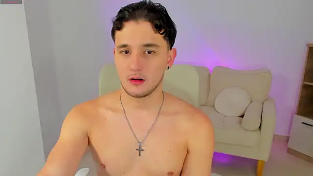 Snapshot of Massimo_Fiore chatting on 4, 2, 2026 Massimo Fiore online show from 4, 2, 2026