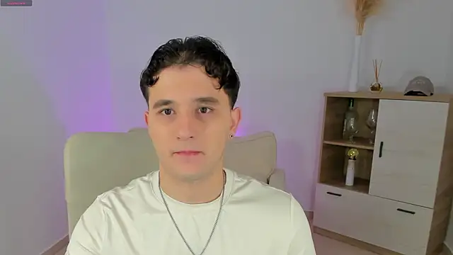 Snapshot of Massimo_Fiore chatting on 7, 2, 2026 Massimo Fiore online show from 7, 2, 2026