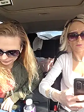 BeautifulFire23 online show from 4, 4, 2026