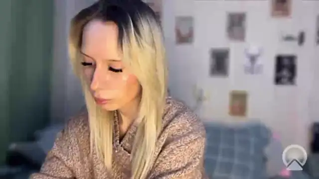 Snapshot of DellaCampbell chatting on 4, 2, 2026 DellaCampbell online show from 4, 2, 2026