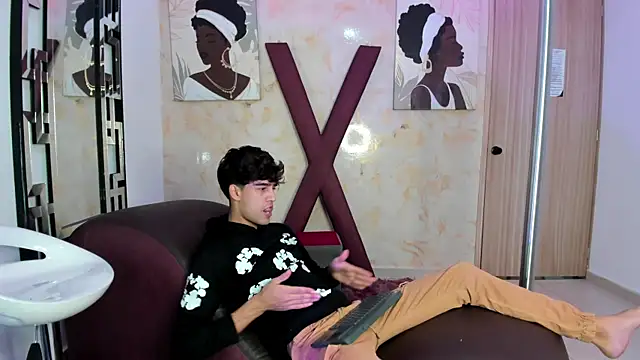 PRETTY COCK1 online show from 17, 4, 2026