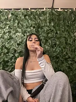 Snapshot of scarlett_pinkk1 chatting on 4, 2, 2026 scarlett pinkk1 online show from 4, 2, 2026