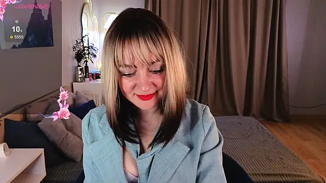 Oliiviaa  online show from 16, 2, 2026