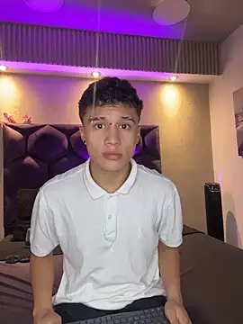 Snapshot of Dominik_Souza chatting on 23, 4, 2026 Dominik Souza online show from 23, 4, 2026