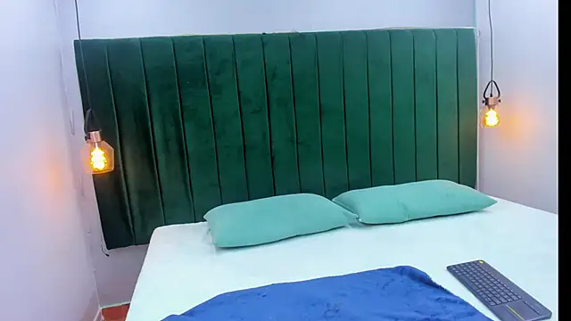 Ema-Horny online show from 5, 2, 2026