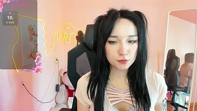 AliceeinWonderlanddd online show from 20, 2, 2026