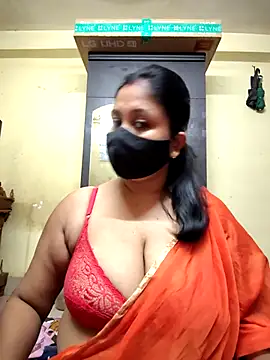 Curvy Trisha online show from 13, 7, 2026