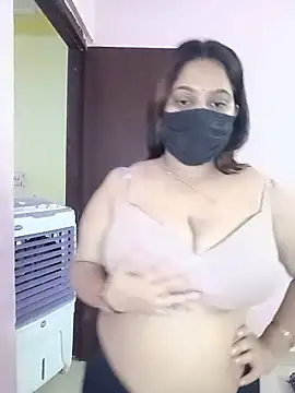 Snapshot of Aliya_Hott chatting on 18, 5, 2026 Aliya Hott online show from 18, 5, 2026
