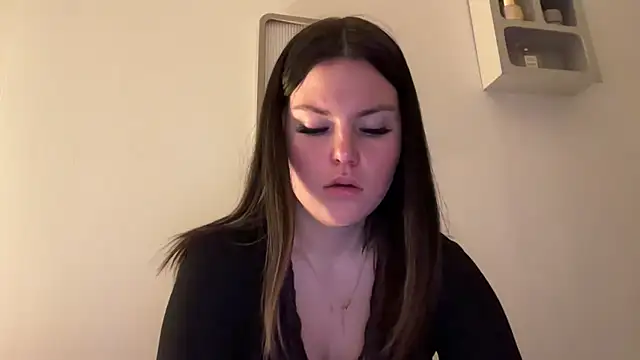 kiaraaaa75 online show from 1, 2, 2026