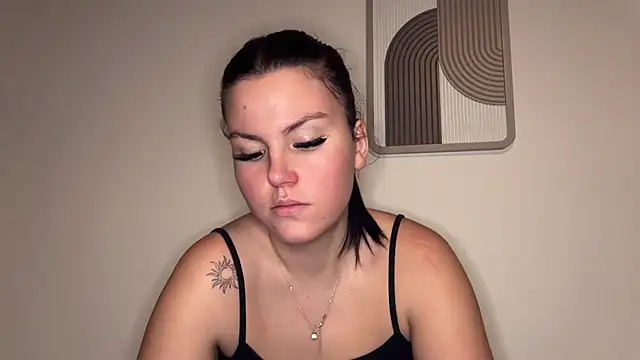 kiaraaaa75 online show from 3, 2, 2026