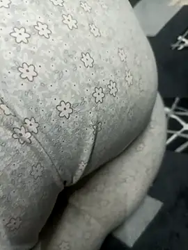 Snapshot of Sexyqueen102_ chatting on 28, 2, 2026 Sexyqueen102 online show from 28, 2, 2026