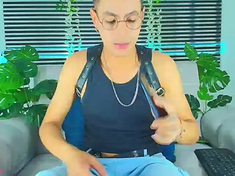 ThiiagoSaeenz online show from 8, 4, 2026