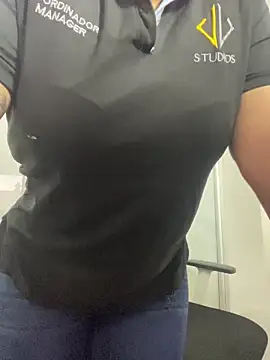 Nahomy Benett online show from 22, 2, 2026