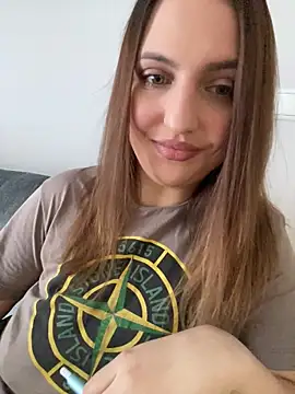 AliceDesmee online show from 14, 2, 2026