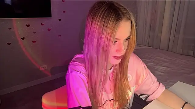 Snapshot of Between_Eeys chatting on 25, 2, 2026 Between Eeys online show from 25, 2, 2026