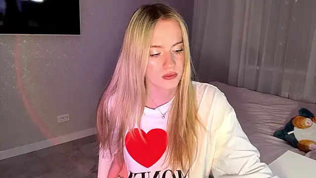 Snapshot of Between_Eeys chatting on 1, 3, 2026 Between Eeys online show from 1, 3, 2026