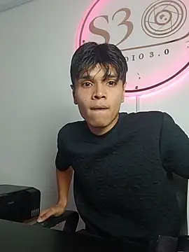 Snapshot of Alejandroo_Montenegro chatting on 18, 4, 2026 Alejandroo Montenegro online show from 18, 4, 2026