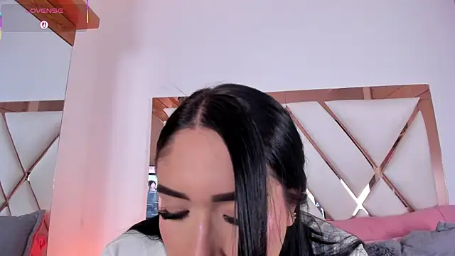 Niky Vega online show from 24, 6, 2026