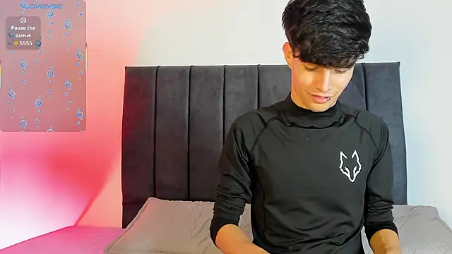 axxxel twink online show from 23, 3, 2026