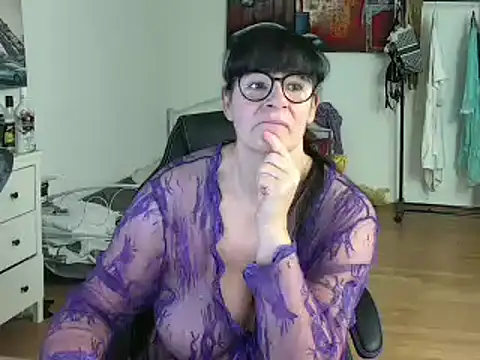 Snapshot of Sylly chatting on 24, 2, 2025 Sylly online show from 24, 2, 2025