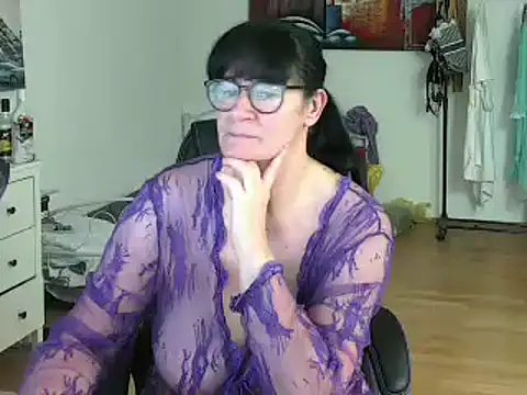 Snapshot of Sylly chatting on 24, 2, 2025 Sylly online show from 24, 2, 2025