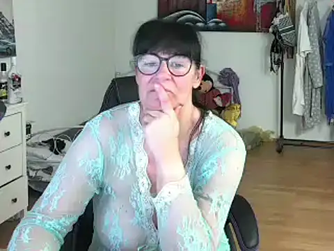 Snapshot of Sylly chatting on 10, 3, 2025 Sylly online show from 10, 3, 2025