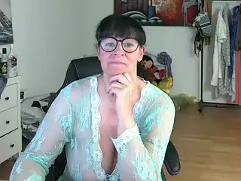 Snapshot of Sylly chatting on 14, 3, 2025 Sylly online show from 14, 3, 2025