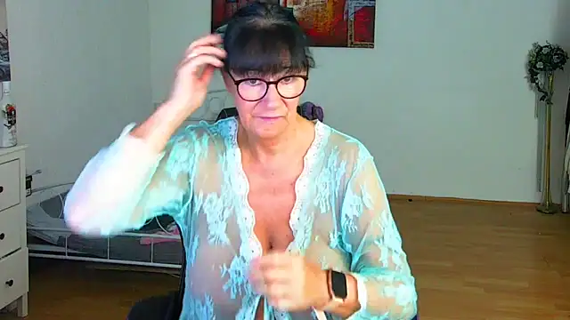 Snapshot of Sylly chatting on 29, 9, 2025 Sylly online show from 29, 9, 2025