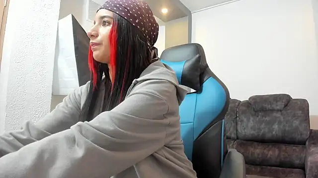 Emily bruss online show from 4, 6, 2026