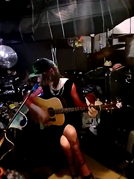 AllucyLu online show from 15, 2, 2026