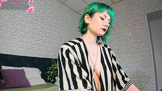 Snapshot of Scarle_Whisper chatting on 18, 5, 2026 Scarle Whisper online show from 18, 5, 2026