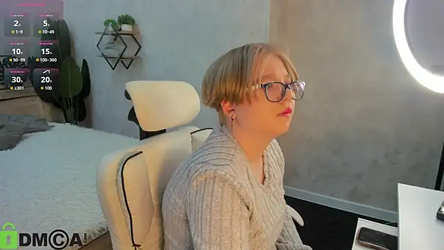 Lauraaa Smith online show from 25, 2, 2026