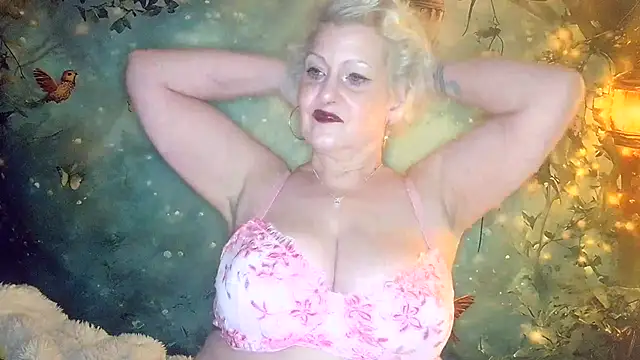 Snapshot of Blondie_the_librarian chatting on 18, 4, 2026 Blondie the librarian online show from 18, 4, 2026